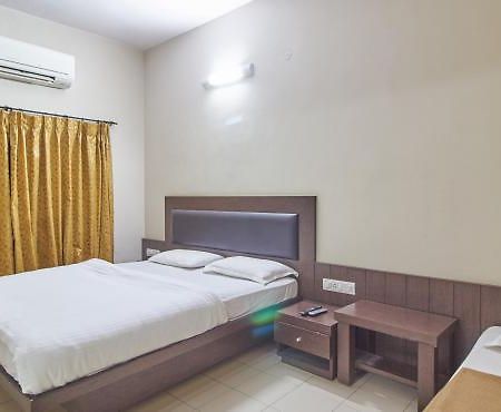 Airlines Hotel Mysore Eksteriør billede